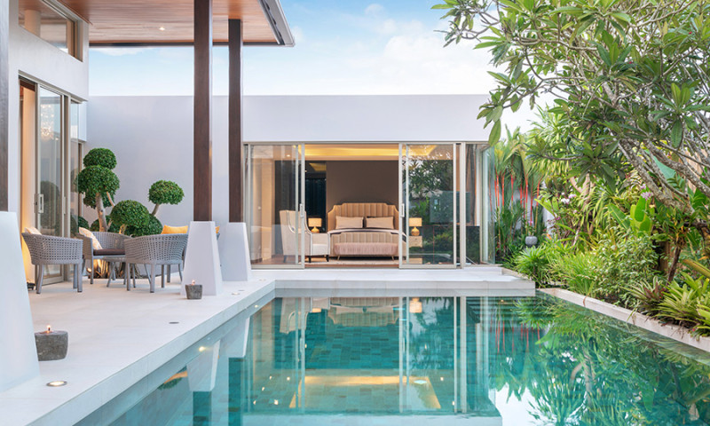 Villas with pool link