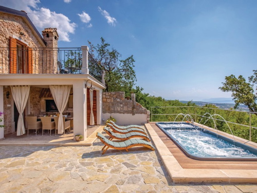 Villas in Croatia with Whirlpools