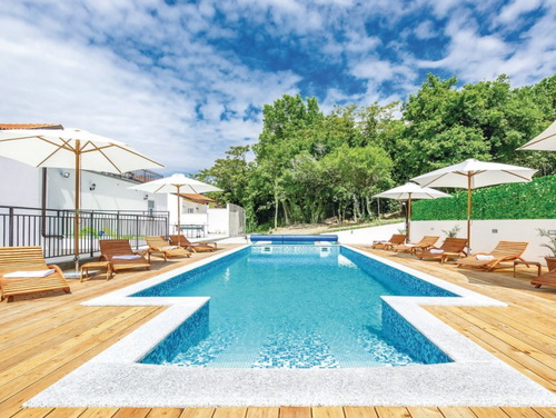 Villas with heated pool in Croatia