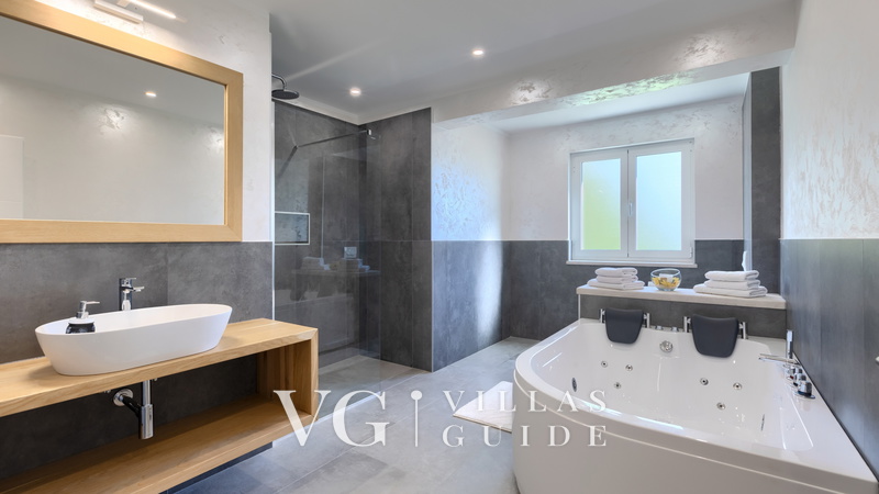 Villa Civitan Bathroom