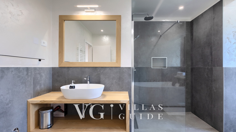 Villa Civitan Bathroom