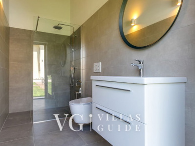 Villa Amoroso Bathroom