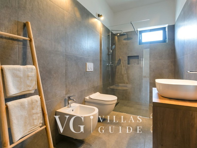 Villa Amoroso Bathroom