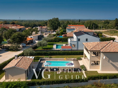 Villa Amoroso Garden and property exterior