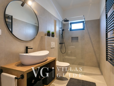 Villa Amoroso Bathroom