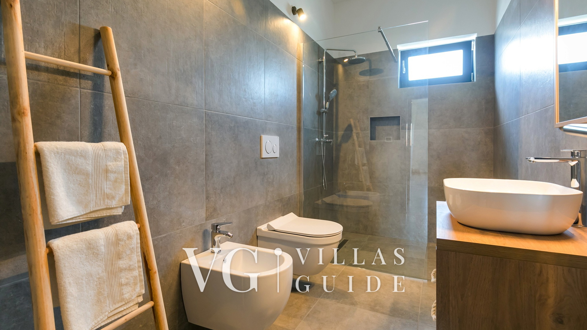 Villa Amoroso Bathroom