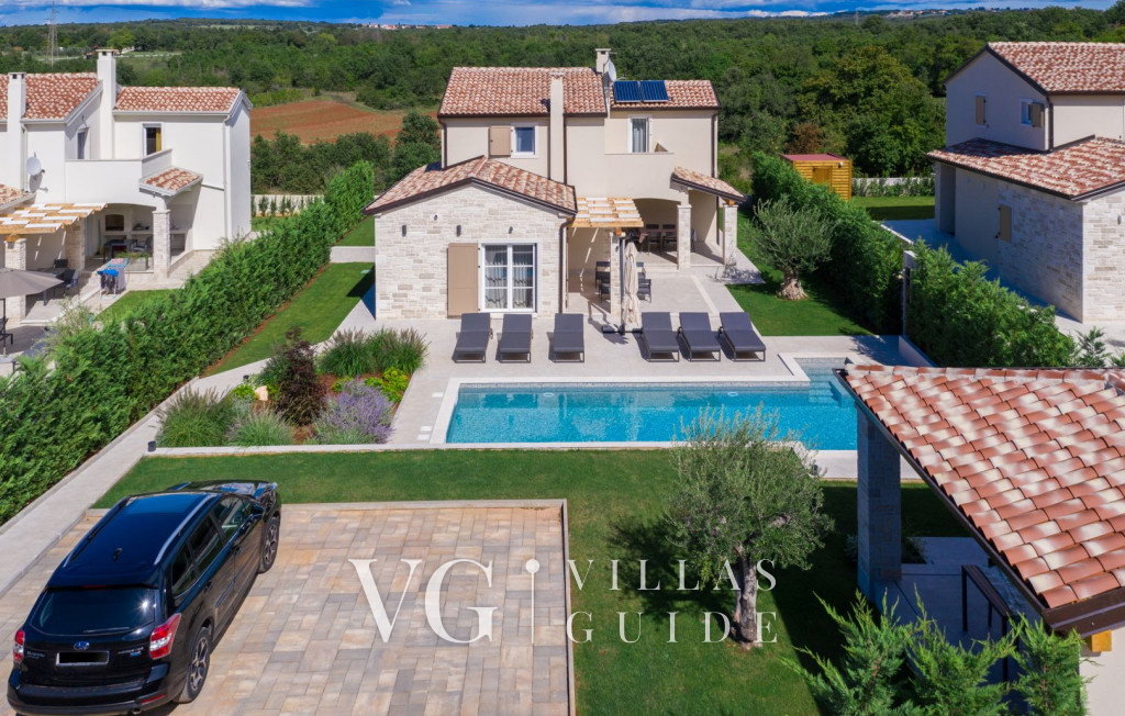 Villa No.18 Garden and property exterior