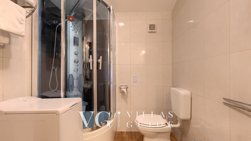 Villa Perci Bathroom