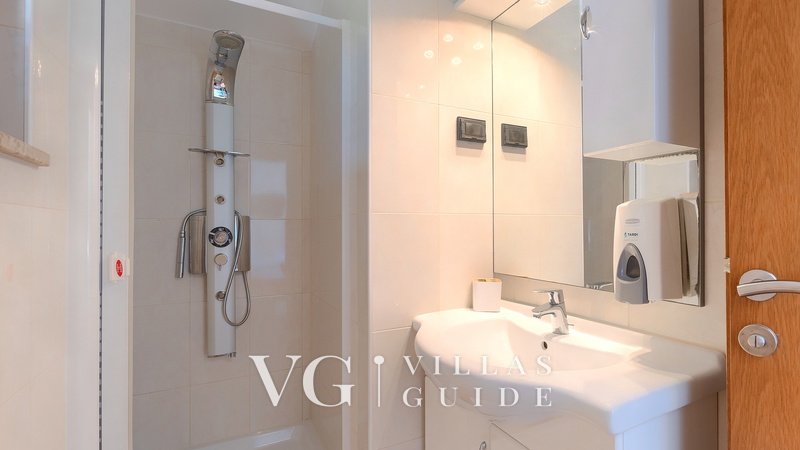 Villa Perci Bathroom