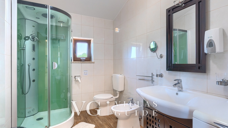 Villa Perci Bathroom