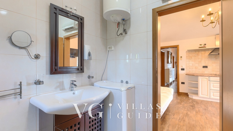 Villa Perci Bathroom