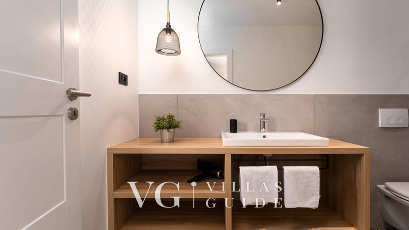 Villa Molindrio Bathroom