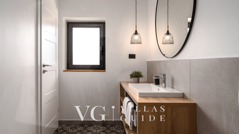 Villa Molindrio Bathroom