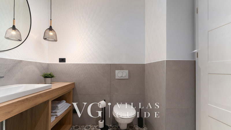 Villa Molindrio Bathroom