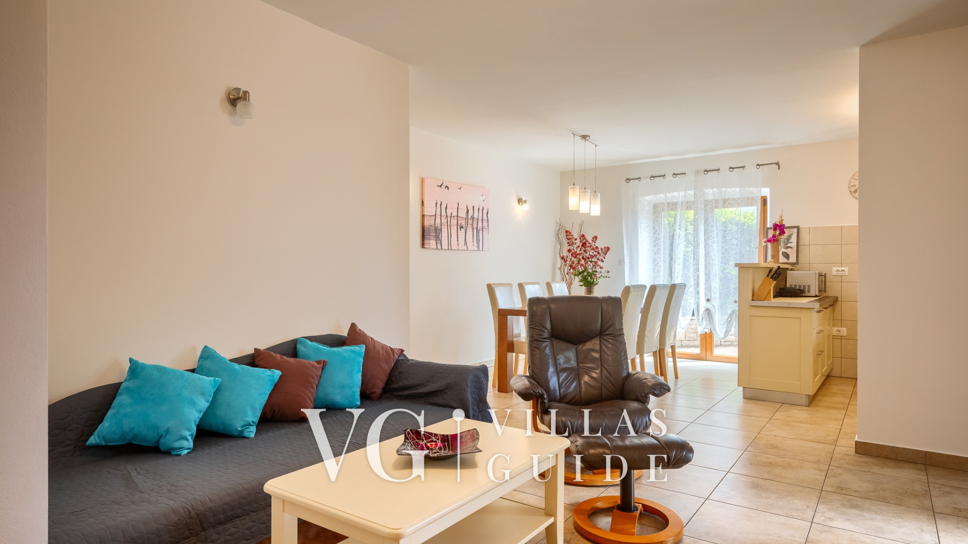 Casa Mate Living room