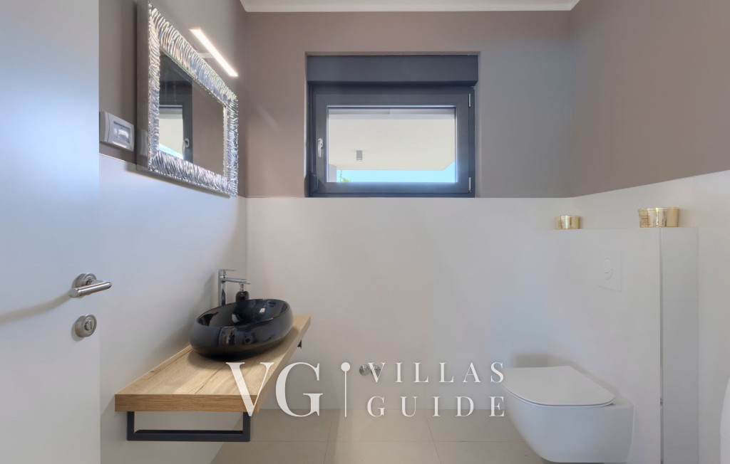 Villa Hedone Rakalj Guest toilet