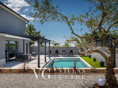 Villa Ana Garden and property exterior