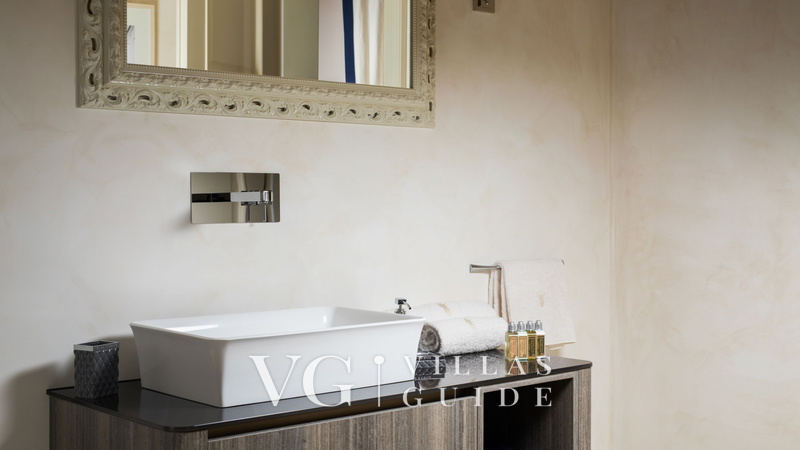 Villa Azzurra Bathroom