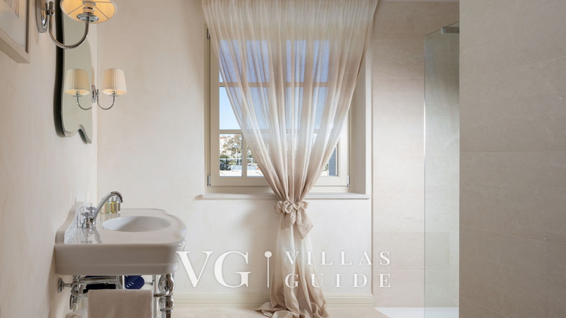 Villa Azzurra Bathroom