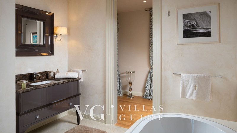 Villa Azzurra Bathroom