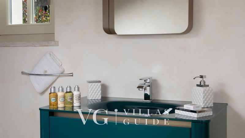 Villa Azzurra Bathroom
