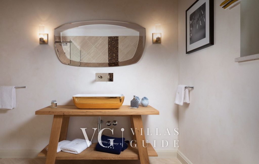 Villa Claretta Bathroom