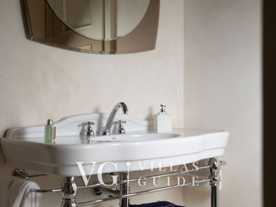 Villa Claretta Bathroom