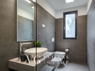 Villa Eva - Tar Bathroom