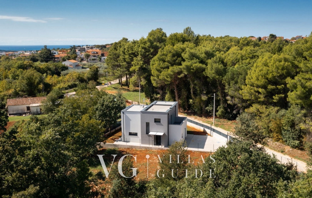 Villa Eva - Tar Garden and property exterior