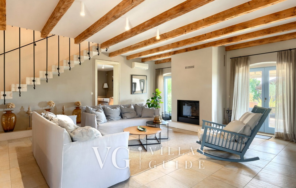 Stancija Čabrunići Living room