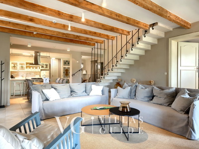 Stancija Čabrunići Living room