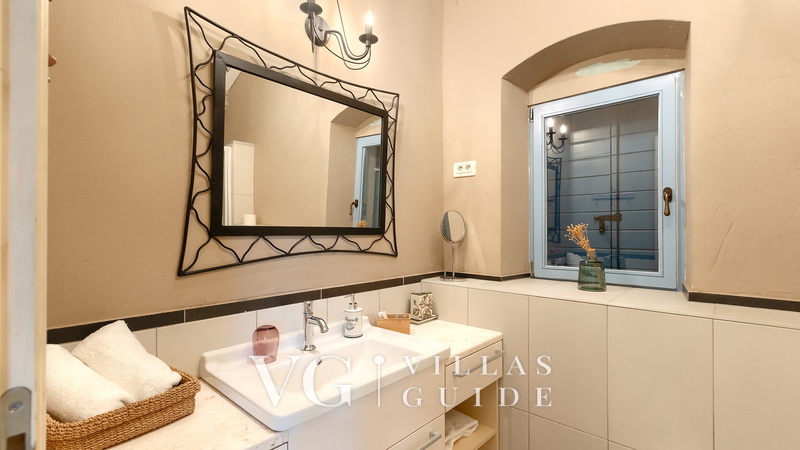 Stancija Čabrunići Kupaonica