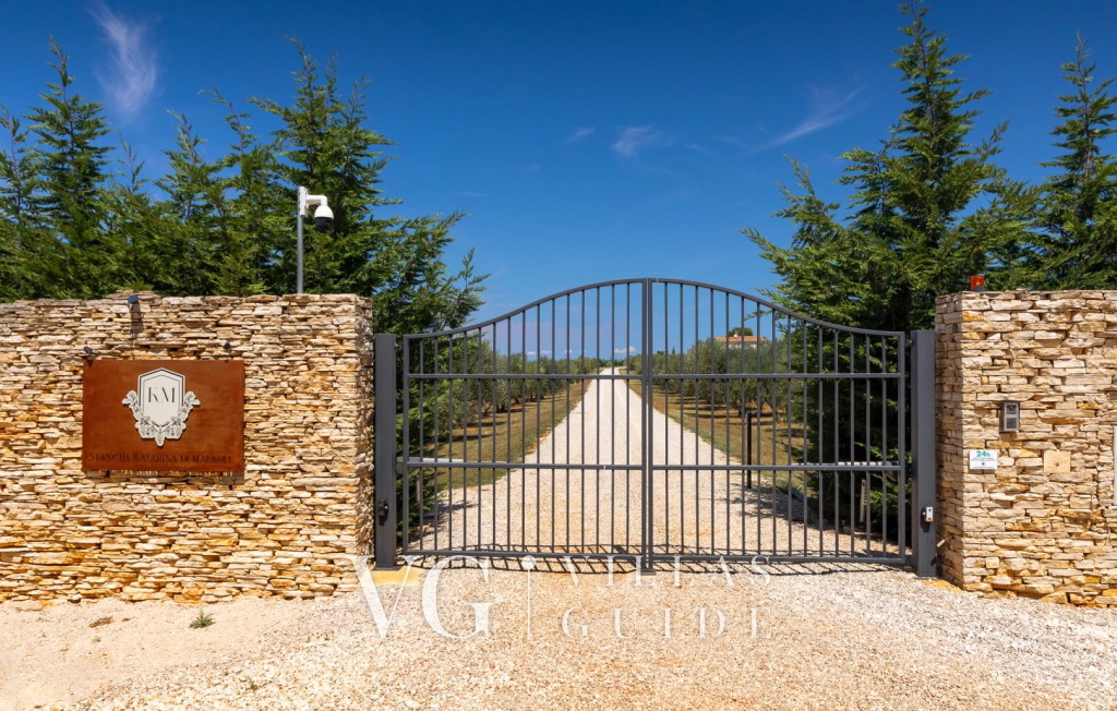 Stancija Katarina di Maladel Dvorište i vanjski dio objekta