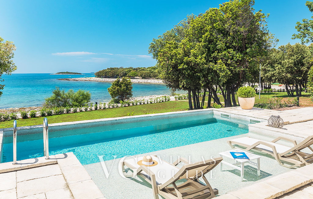 Villa Porto Bus Beachfront