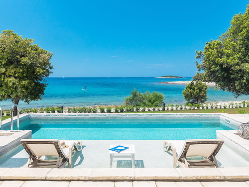 Villa Porto Bus Beachfront