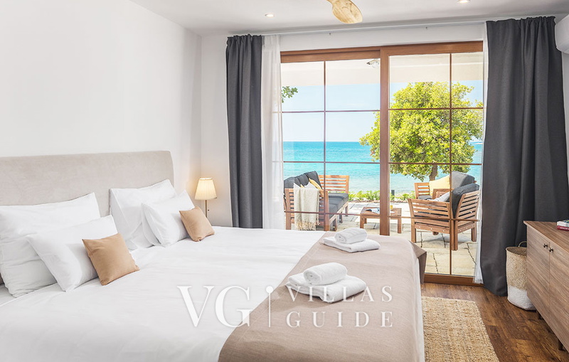 Villa Porto Bus Beachfront 