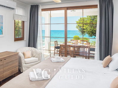 Villa Porto Bus Beachfront