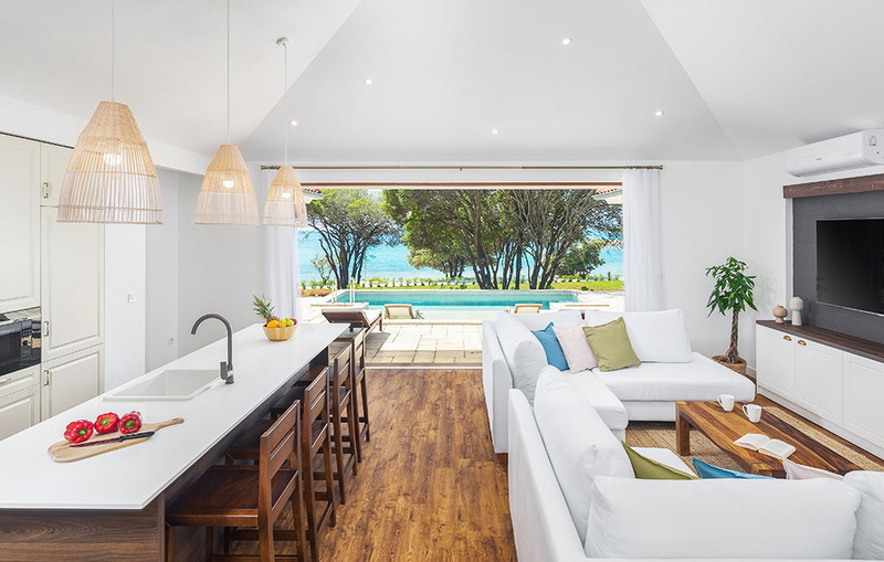 Villa Porto Bus Beachfront