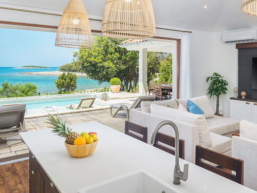 Villa Porto Bus Beachfront