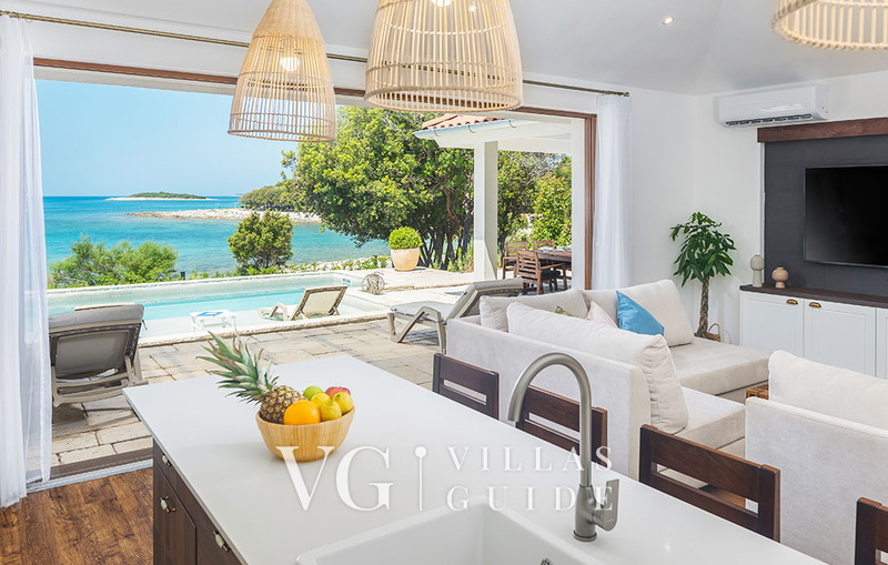 Villa Porto Bus Beachfront