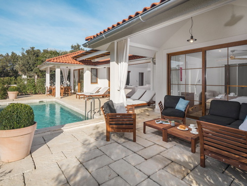 Villa Porto Bus Beachside