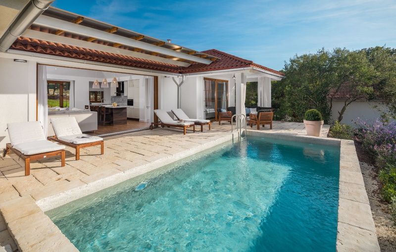 Villa Porto Bus Beachside