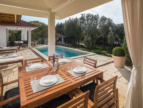 Villa Porto Bus Beachside