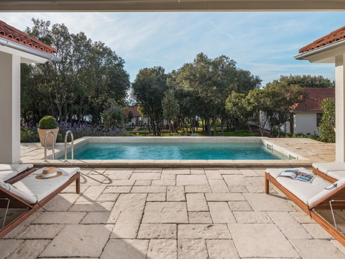 Villa Porto Bus Beachside