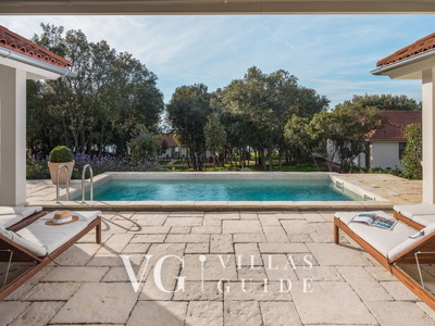 Villa Porto Bus Beachside