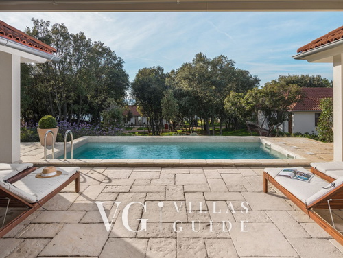 Villa Porto Bus Beachside