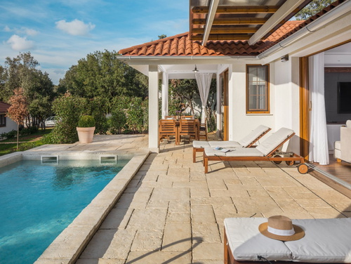 Villa Porto Bus Beachside