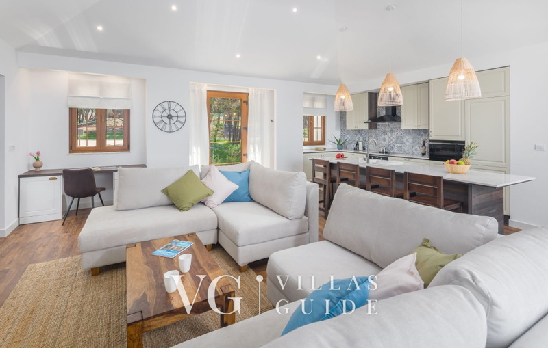 Villa Porto Bus Beachside