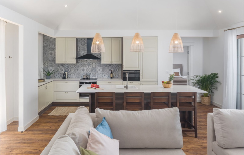 Villa Porto Bus Beachside