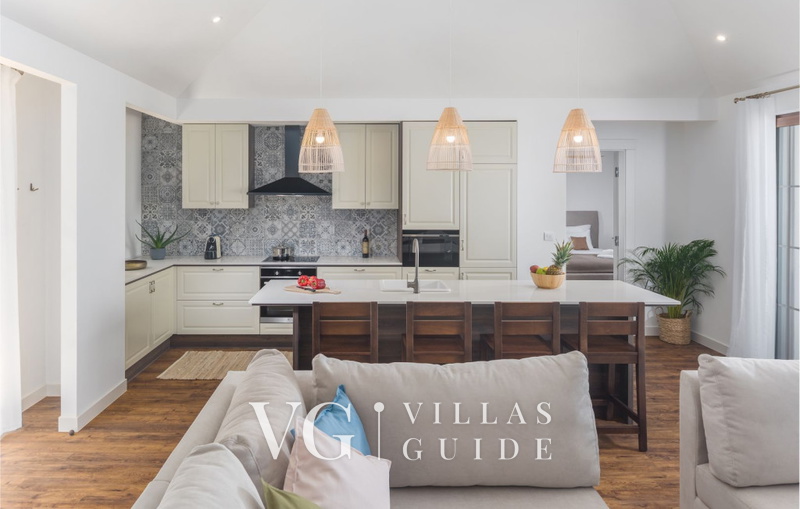 Villa Porto Bus Beachside